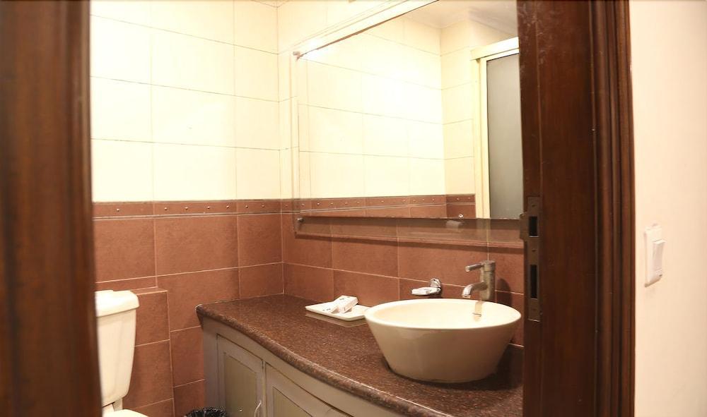 Chirag Residency Otel Yeni Delhi Dış mekan fotoğraf