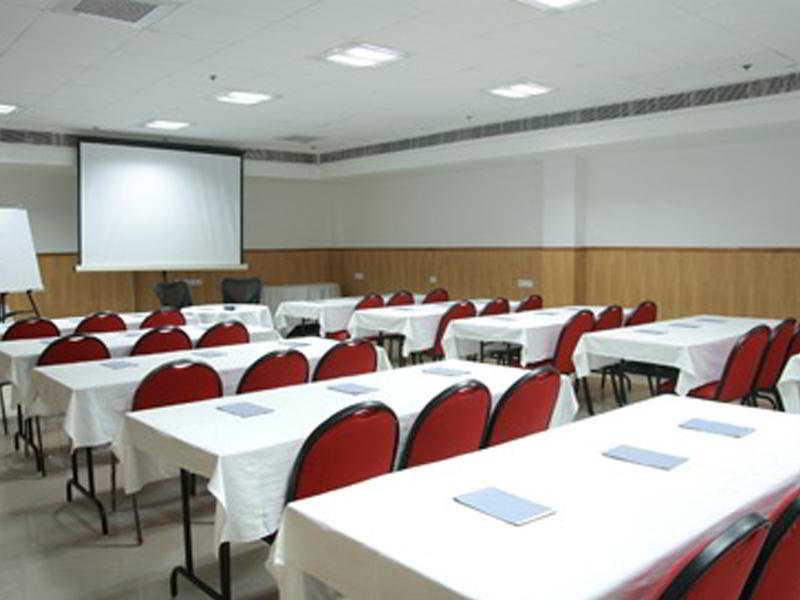 Chirag Residency Otel Yeni Delhi Dış mekan fotoğraf
