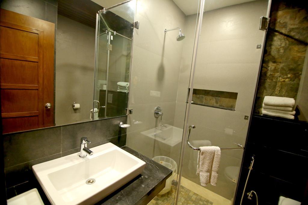 Chirag Residency Otel Yeni Delhi Dış mekan fotoğraf