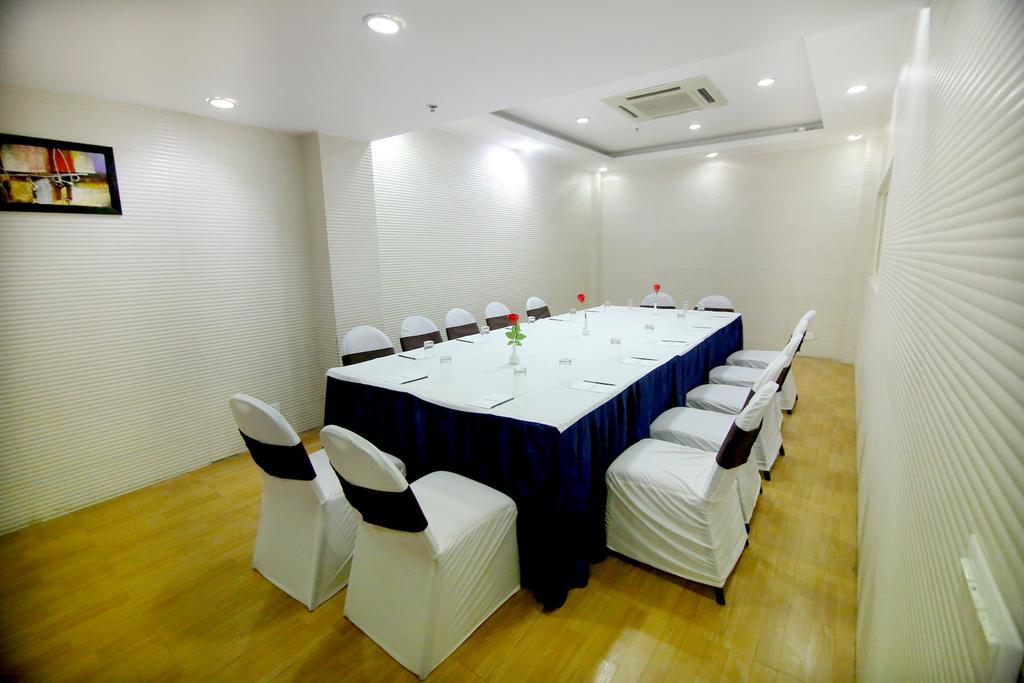 Chirag Residency Otel Yeni Delhi Dış mekan fotoğraf