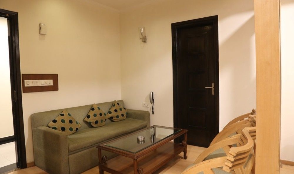 Chirag Residency Otel Yeni Delhi Dış mekan fotoğraf