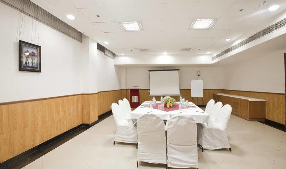 Chirag Residency Otel Yeni Delhi Dış mekan fotoğraf